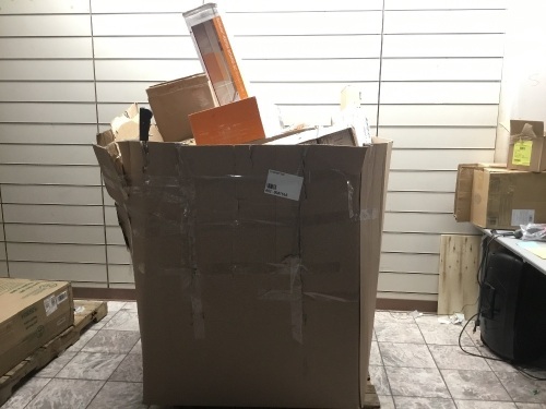 Pallet of Big-Box Hardware Store Salvage & Returns. SEE PICS. Condition Unknown. May Contain Broken or Incomplete Items for Parts/Repair.   - Lot 722