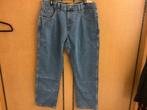 Red Head Classic Men's Jeans 38x30, Appears New - Lot 126