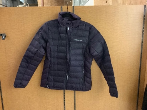 Columbia Women's Coat, Small, Appears New - Lot 127