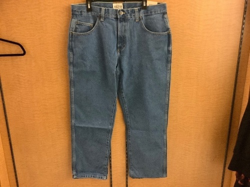 Red Head Men's Classic Jean, 38x30, Appears New - Lot 135