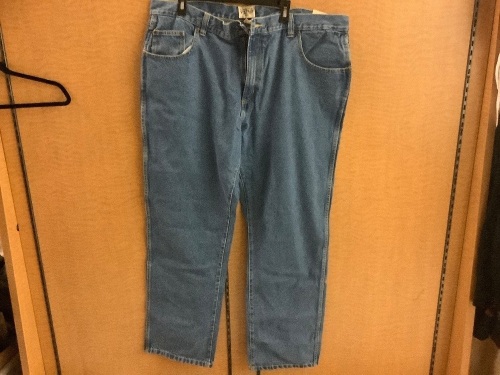 Red Head Relaxed Jeans, Men's 44x34, Appears New - Lot 139