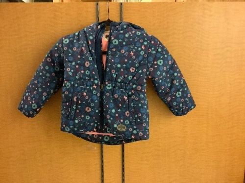 Outdoor Kids Coat, Small, Appears New - Lot 172