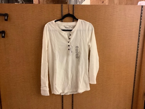 Natural Reflections, Ladies Medium, Thermal Henley, Appears New - Lot 182