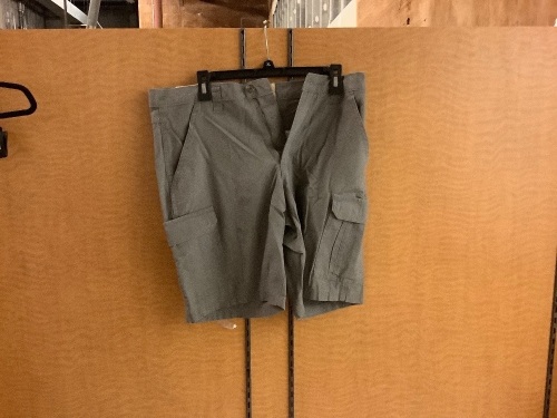 Red Head Copper Creek Shorts, Men's 32, Appears New - Lot 183