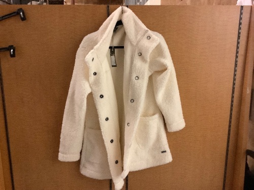 Natural Reflections, Sherpa Jacket, Large, Appears New - Lot 192