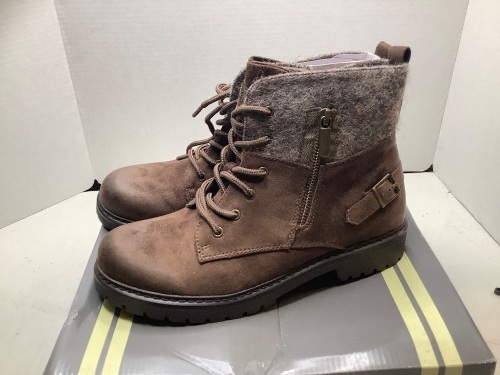 Natural Reflections, Emma Hiking Boots, Size 10, Ecommerce Return - Lot 196