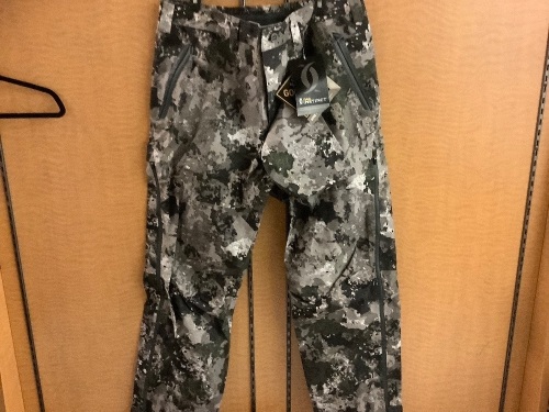 Instinct Men's Pants, 40, True Timber Gore Tex, Appears New - Lot 209