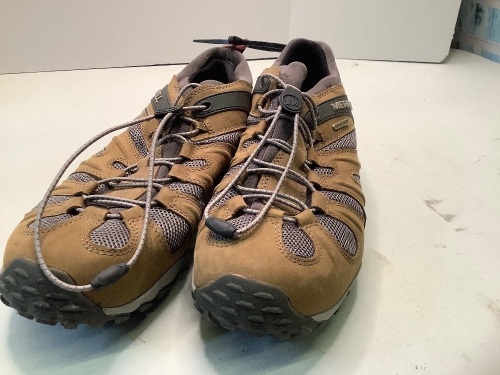 Merrell Shoes, Mens' 10.5, Ecommerce Return - Lot 224