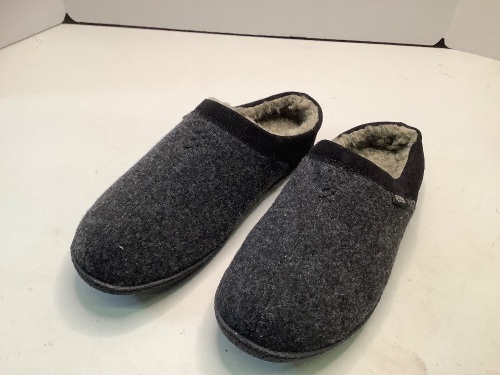 Red Head Men's Slippers 10M, Ecommerce Return - Lot 233