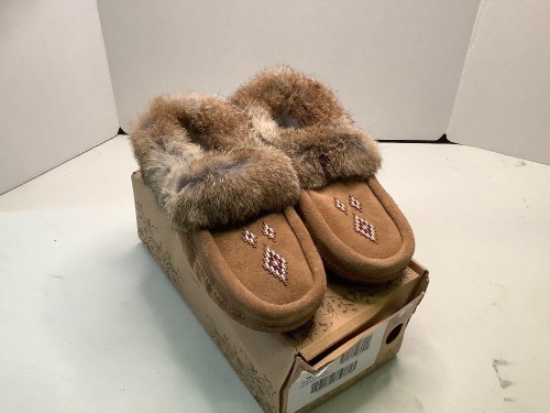 Manitobah Tipi Moccasin Suede, Ladies, 9, Appear New - Lot 252