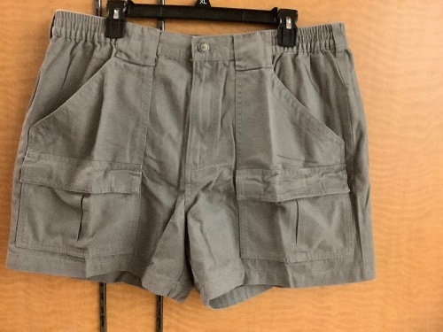 Red Head Beacomber Men's Shorts, 32, Appears New - Lot 322