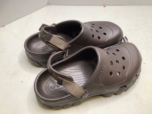 Crocs, Men's 10/Women 12, Appears New - Lot 367