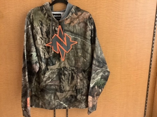 Nomad Transition 1/4 Pullover, Large, Ecommerce Return - Lot 374
