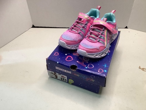 Skechers Heart Lights, Girls, 1.5, Ecommerce Return - Lot 377