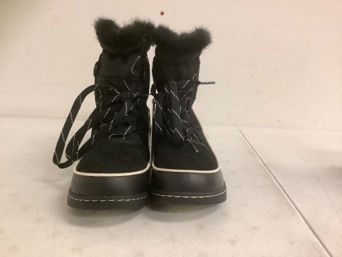 Sorel Womens Boots, 6.5, Appears New - Lot 121