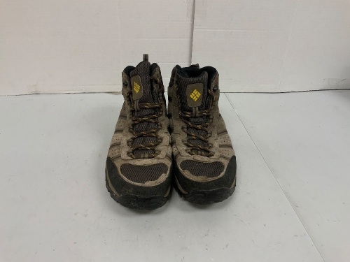 Columbia Mens Hiking Boots, E-Commerce Returns - Lot 187