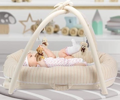 Stork Suite Baby Nest Set, Style/ Color May Vary from Stock Photo, Appears New - Lot 533