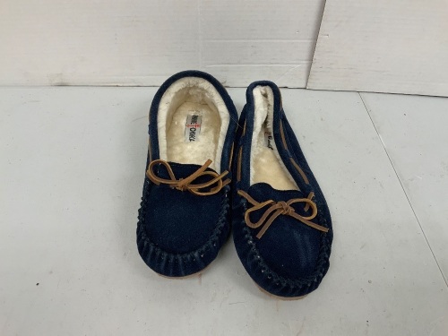 Minnetonka Womens Moccasins, 10M, Appears New - Lot 628