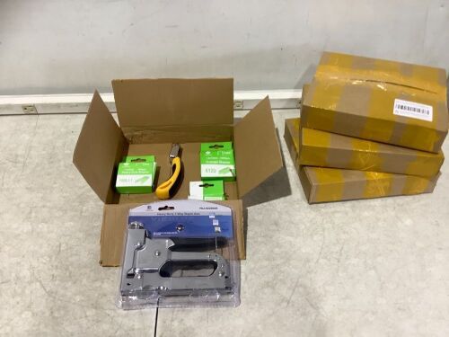Lot of (4) Heavy Duty 3 Way Staple Gun Kits - Lot 353