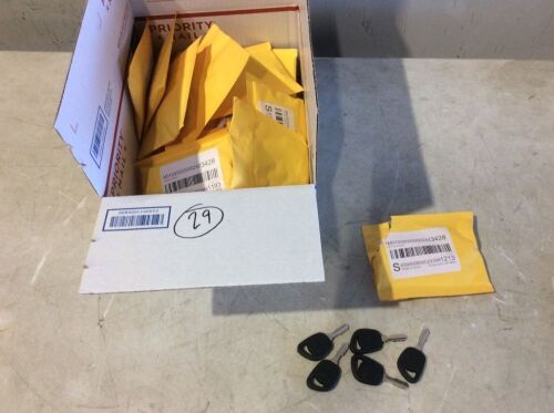 Lot of (29) Ignition Key GY20680 for John Deere 100 Series, 5 Pcs - Lot 699