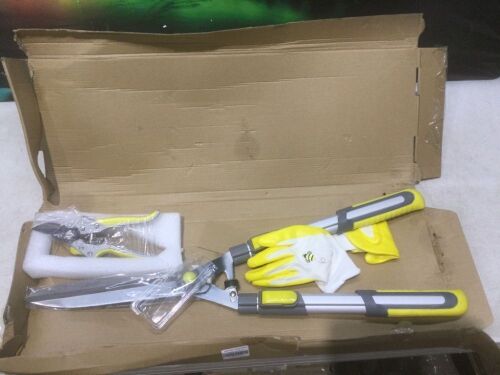 Extendable Hedge Shears  - Lot 1025