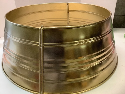 Williams-Sonoma Brass Tree Collar 27x10, Appears New - Lot 99