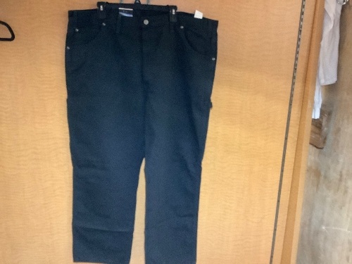 Dickies Relaxed Fit Carpenter Jean, 44x30, Appears New - Lot 196