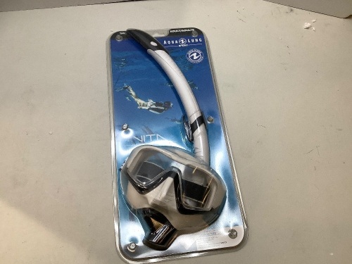 Aqua Lung Adult Snorkle, Appears New - Lot 287