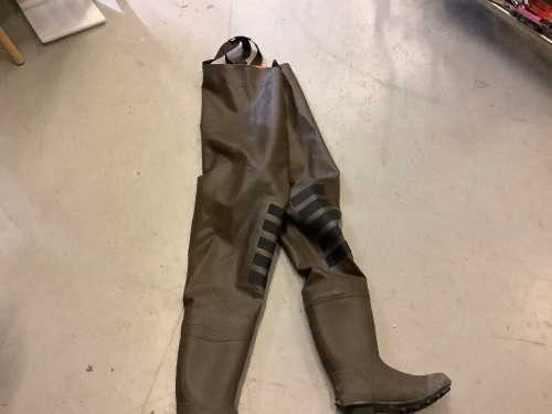 Men's Waist Waders, Size 10, Ecommerce Return - Lot 317