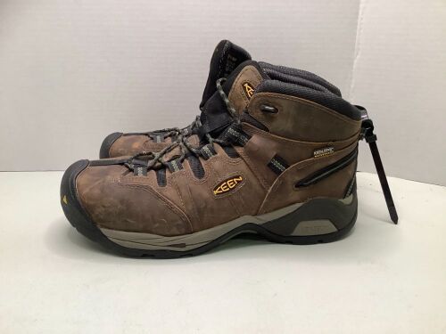 Keen Men's Hiking Boots, Size 9, Ecommerce Return - Lot 378