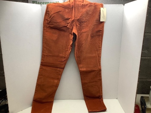 Universal Thread Goods 0Reg, Women's, Appears New - Lot 385