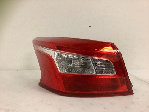 Tailight for Nissan Sylphy, E-Comm Return - Lot 357