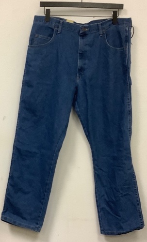 Wrangler Mens Jeans, 40x30, Appears New - Lot 440