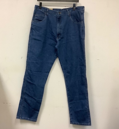 Wrangler Mens Jeans, 40x34, Appears New - Lot 460