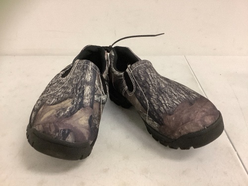 RedHead Mens Shoes, 9.5W, Appears New, Small Tear as Shown - Lot 461