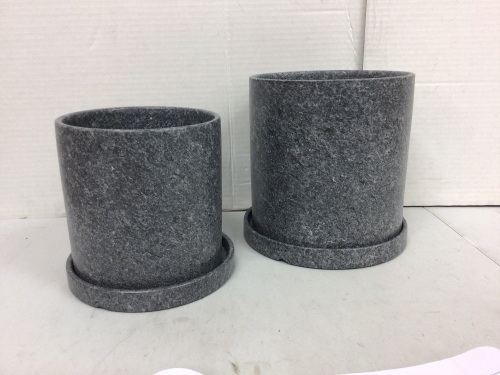 Lot of (2) Small Flower Pots, Appears New - Lot 543