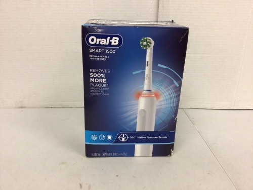 Oral B Rechargeable Toothbrush, Powers Up, E-Commerce Return - Lot 545
