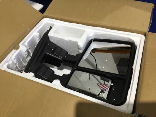 Towing Mirrors for 1999-2007 Ford F-250, F-350, F-450 - Lot 424