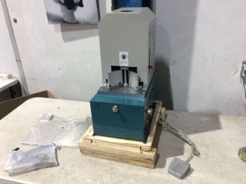 Electrical Corner Rounder Cutter Machine With 7 Dies  - Lot 438