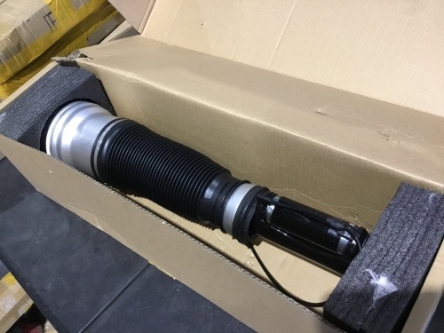 Front Airmatic Suspension Shock Strut For 2003-2006 Mercedes Benz W220 S430 500 - Lot 444