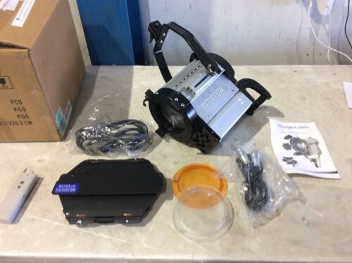 CE-1500WS LED Video Spotlight - Needs Repaired  - Lot 643
