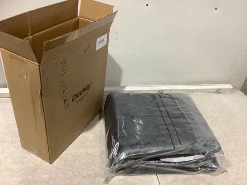 Deckey Heated Throw  - Lot 850