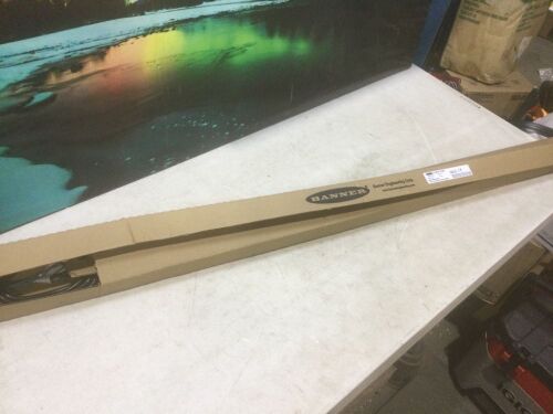 Banner Engineering WLB32 Adjustable LED Workstation Light  - Lot 1085