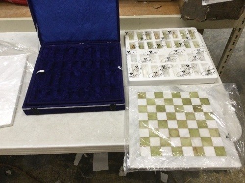 RADICALn Weighted Marble Chess Set. New with Broken Board. SEE PICTURES. - Lot 133