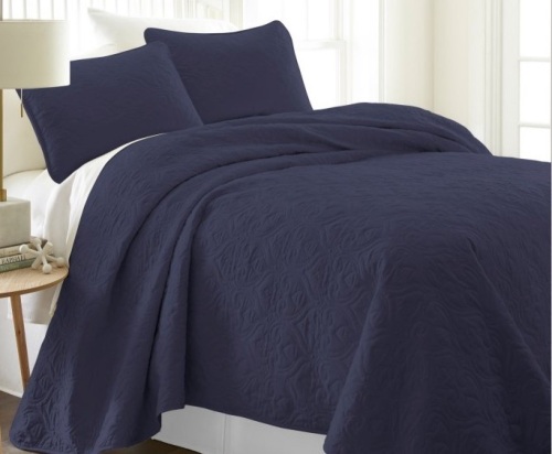 Twin/Twin XL, Damask Quilted Coverlet Set by Noble Linens, Midnight Blue. E-Commerce. Appeaars New - Lot 806