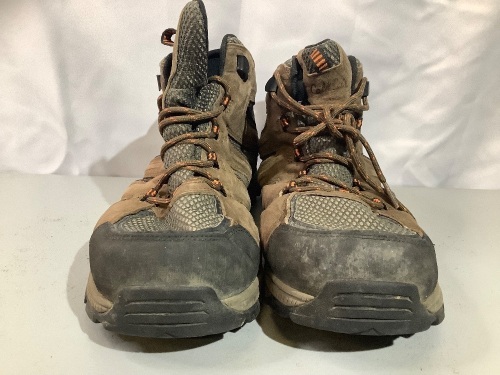 Men's Hiking Boots, 12D, Ecommerce Return - Lot 129