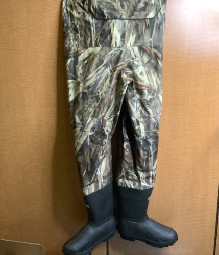 Men's Fishing Waders. 12, Ecommerce Return - Lot 173