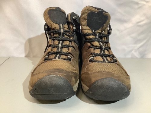 Keen Men's Hiking Boots, 10, Some scuffs on side, Ecommerce Return - Lot 252