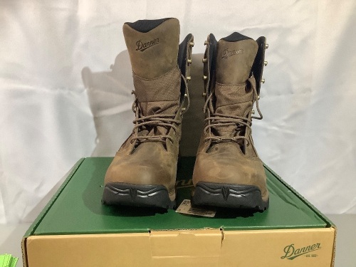 Danner Men's Boots, Men's 13, Ecommerce Return - Lot 290