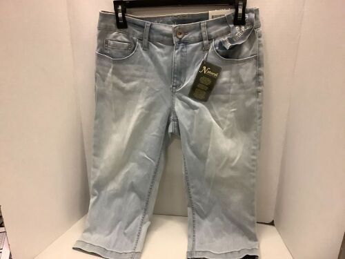 Natural Reflections Women's Jeans, 6 Regular, Appears New - Lot 342
